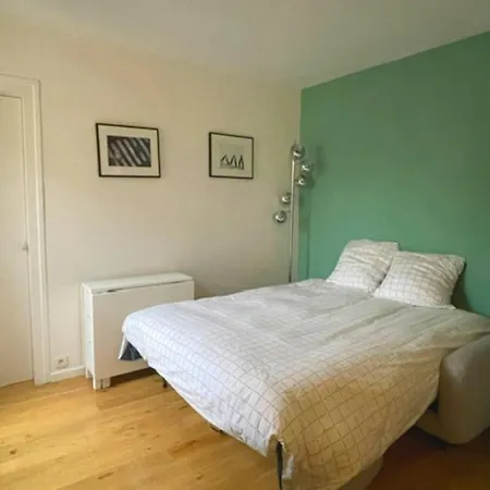 Apartment Charming Modern Flat In - Welkeys