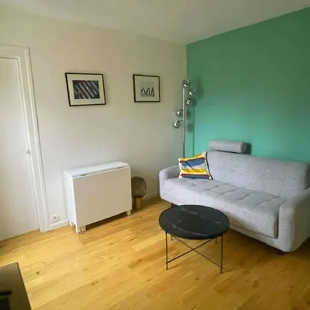 Charming Modern Flat In - Welkeys Paris
